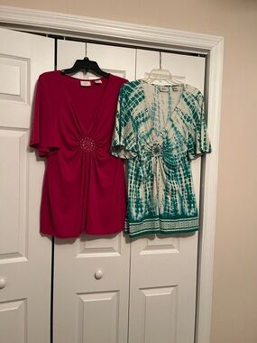 ECI Fuchsia Solid Tunic & ECI Teal Tie-Dye Jewel-Accent V-Neck Tops